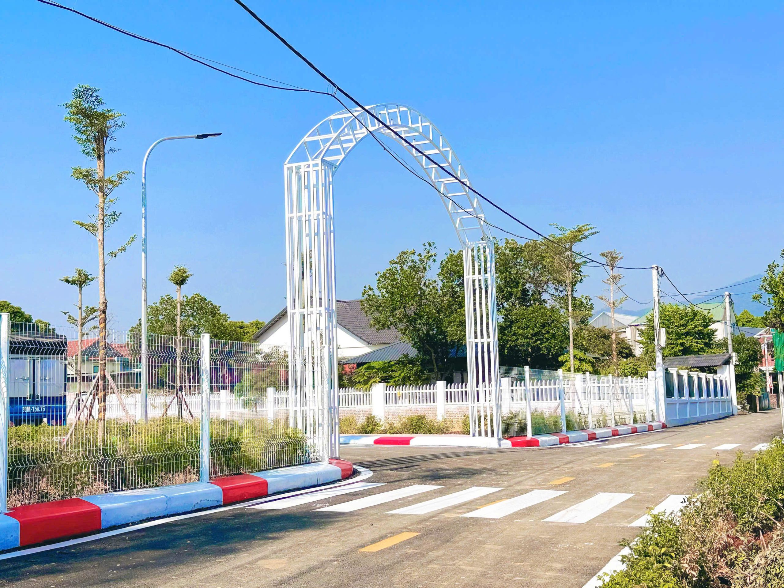 Cổng vào Phú Ninh Valley