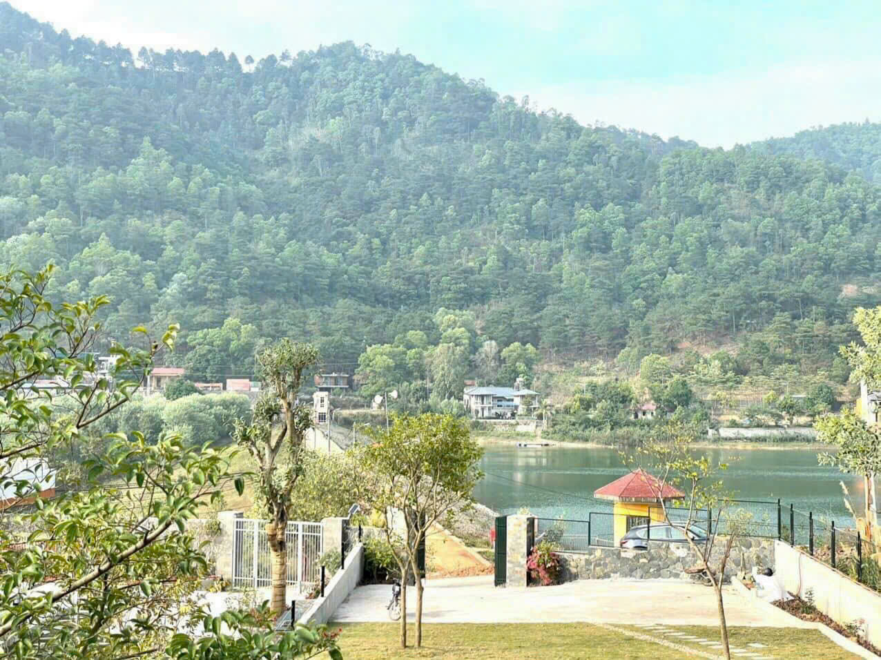 Lô 1100m2 hồ Đồng Đò